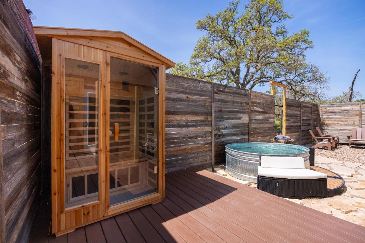 Romantic Tiny Luxury Retreat W Heated Pool, Sauna N Outdoor Shower In Wimberley 10 Acres Bagian luar foto